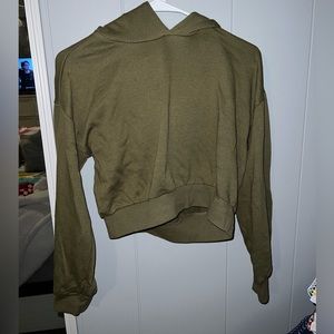 Forever 21 Cropped hoodie Size M